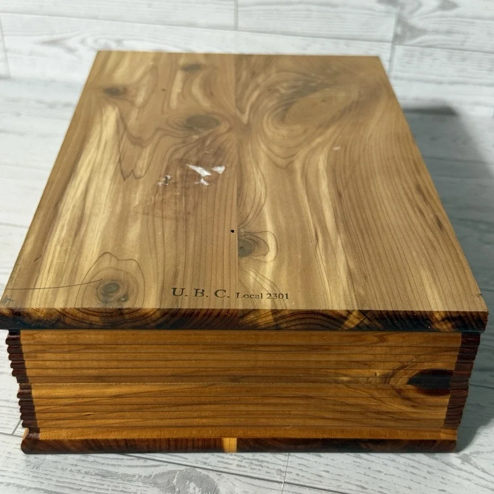 VTG Holy Bible KJV Remembrance Edition Cedar Box Case Union Made USA Local 478